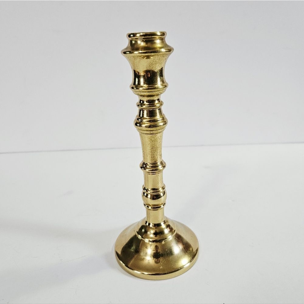 Vintage Virginia Metalcrafters Yorktown Heady Brass Taper Candlestick Holder